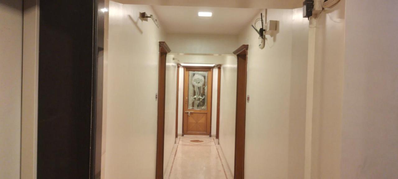 Shine Hospitality Palace Mumbai Exterior foto