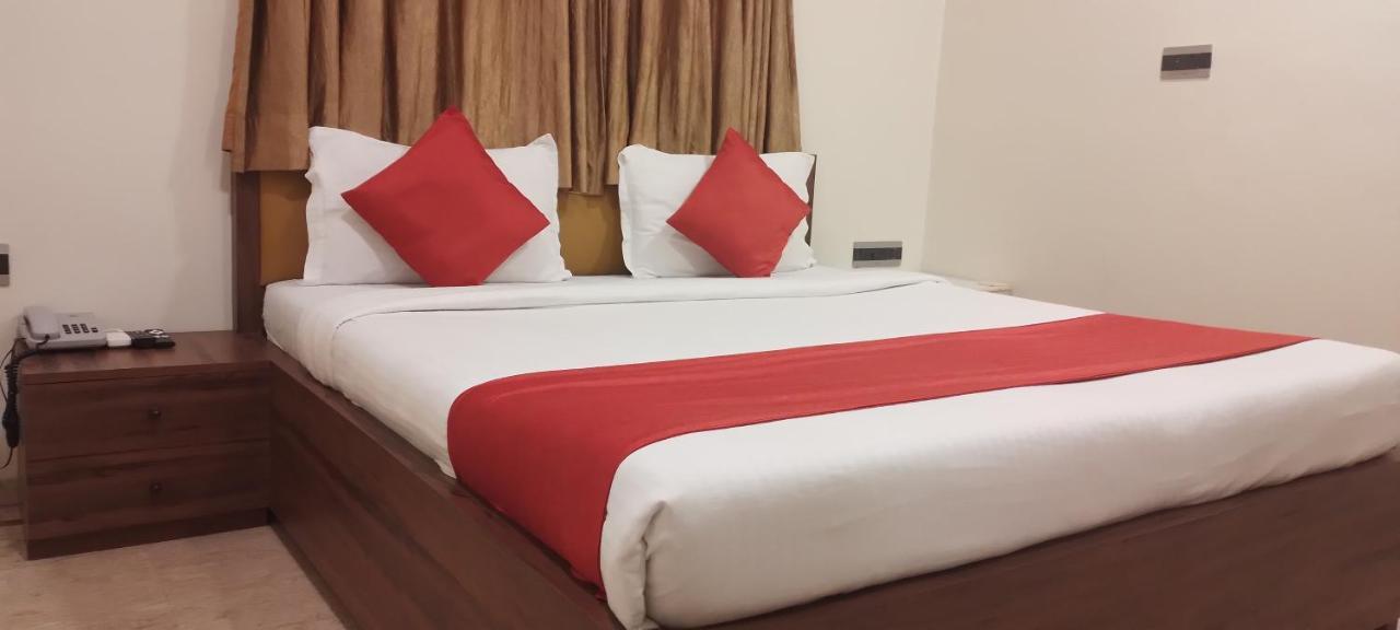 Shine Hospitality Palace Mumbai Exterior foto